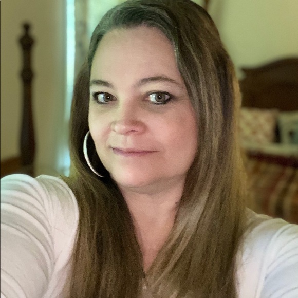 Meet your Posher, Jackie - Picture 2 of 2